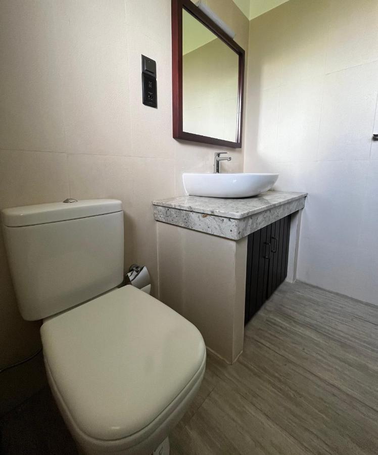 Driftwood Villa Pamunugama Екстер'єр фото