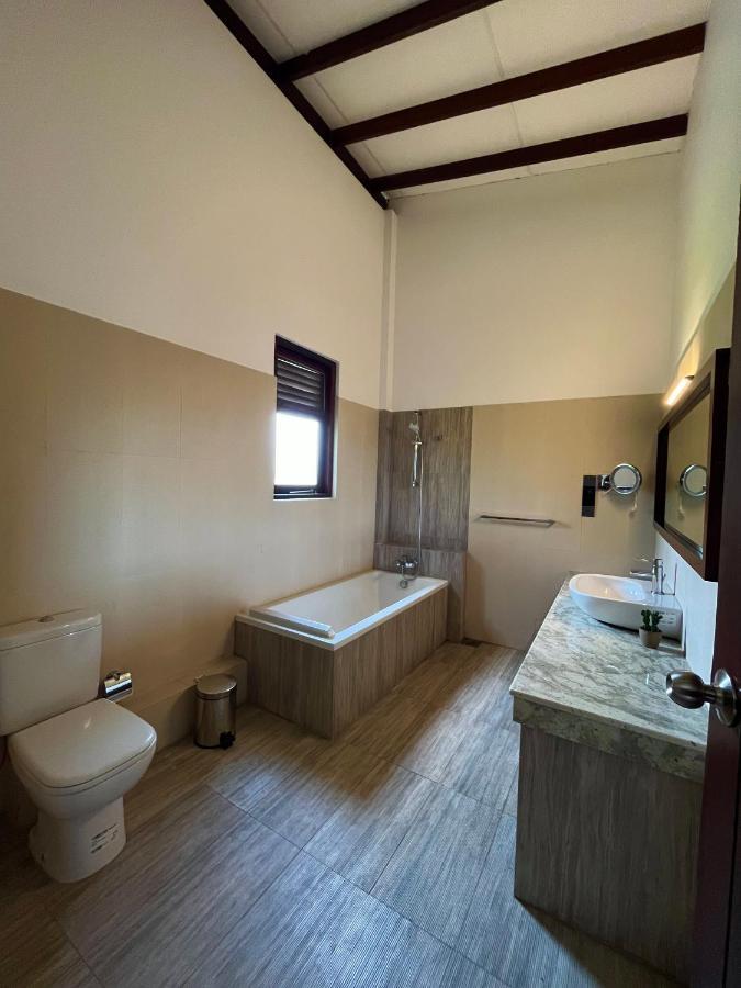 Driftwood Villa Pamunugama Екстер'єр фото